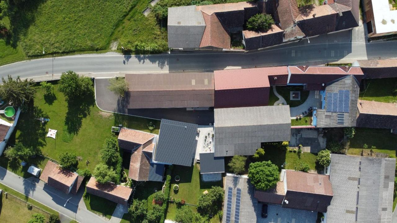 Отель Wohlfuehlhof Bachzelt Weitersfeld Экстерьер фото
